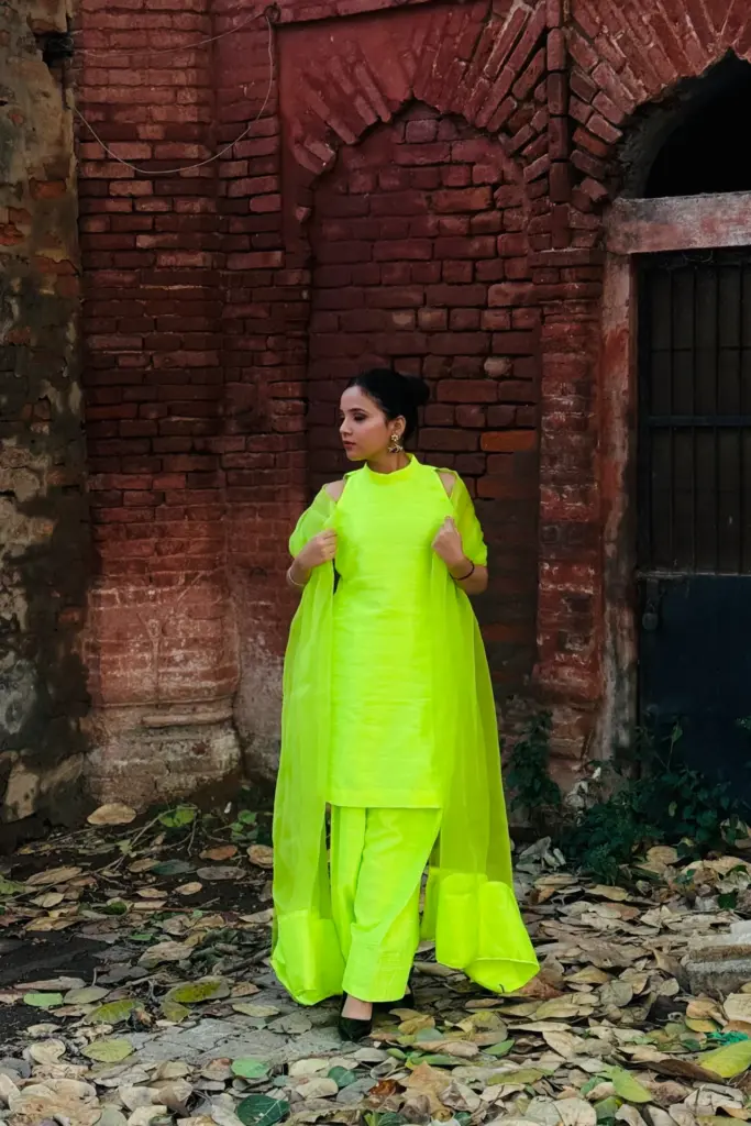 Neon-e-Rani
