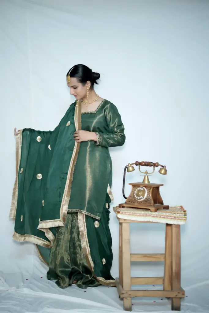 Begum Rani Garara set