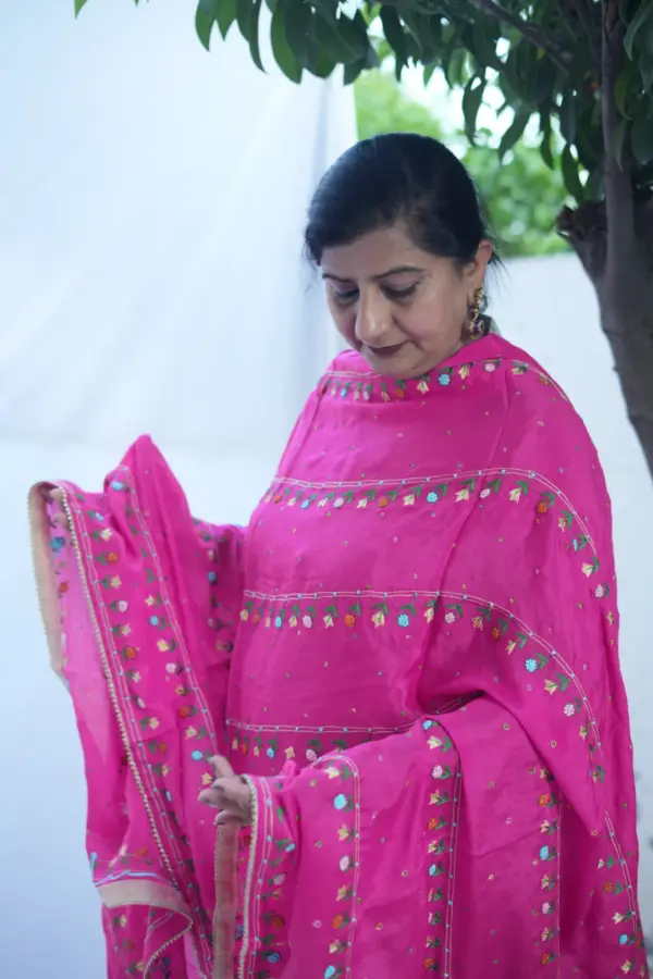 The Sindoori booti- Gul Phulkari