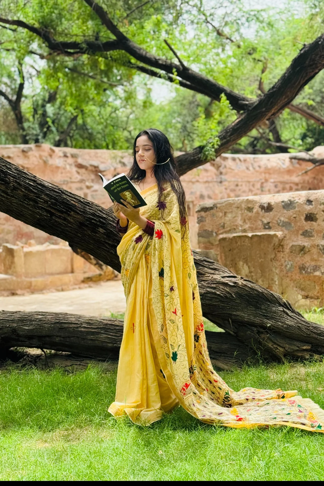Kantha Work Sarhee - Image 1