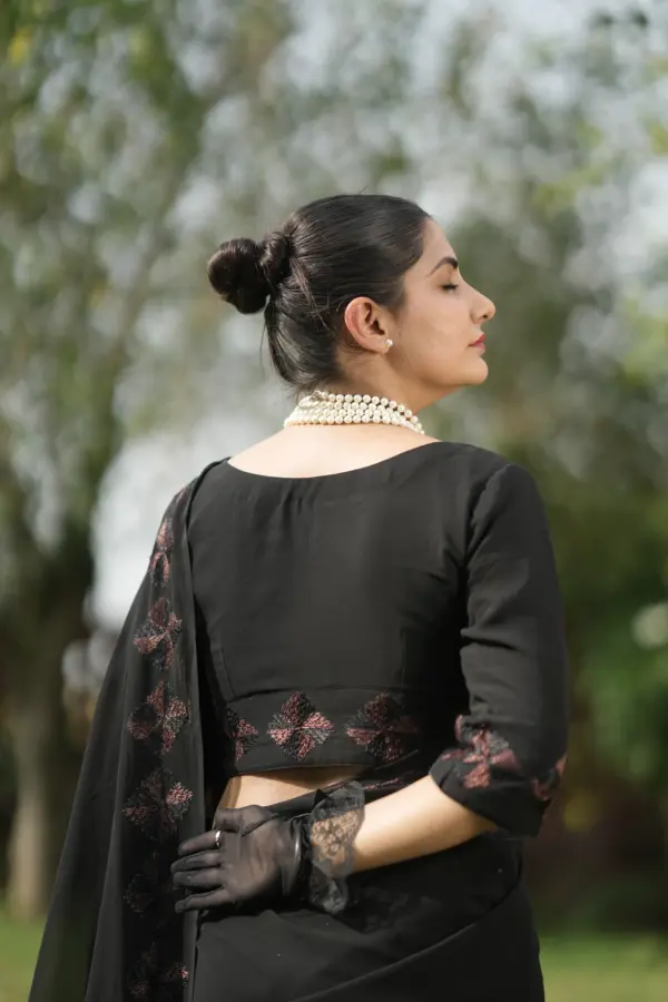 Andheri Royalty in Black