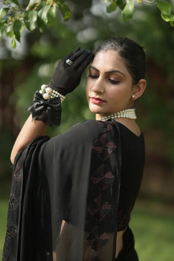 Andheri Royalty in Black