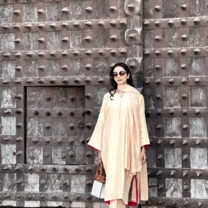 The Royal Beige - Image 2
