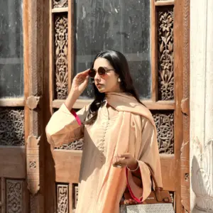 The Royal Beige - Image 3