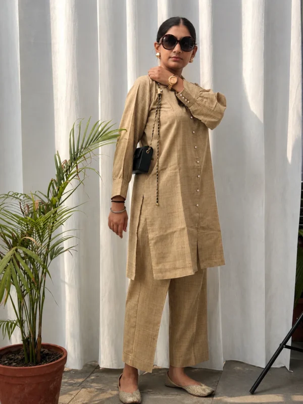Table for one - Khadi